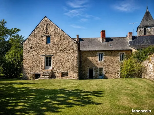 Maison 7 pièces 260 m²