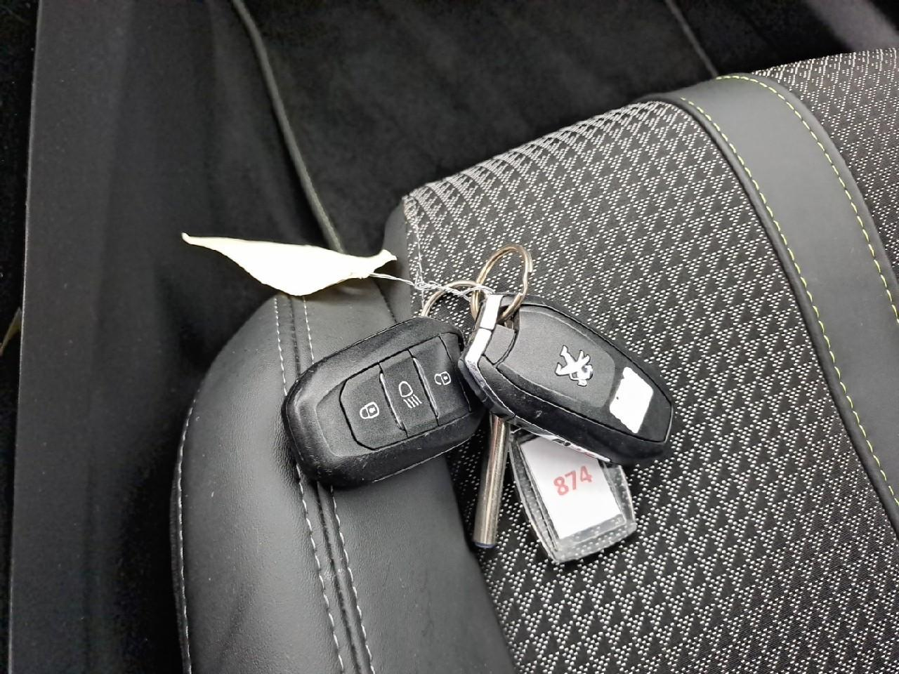 Peugeot 2008 puretech 130 s&s bvm6 gt — photo 28