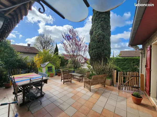 Maison familiale d'exception - Côte Pavée - Terrain boisé 853 m² avec piscine possible