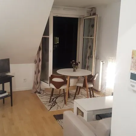 Studio meublé avec balcon et parking, Rambouillet centre/château