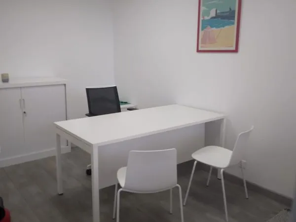 Bureau coworking dans agence 80m²