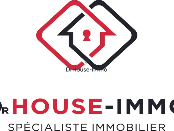 Ensemble immobilier sur terrain d'environ 4 200 m² en zone UI sous-secteur ULT - Secteur prisé de Po
