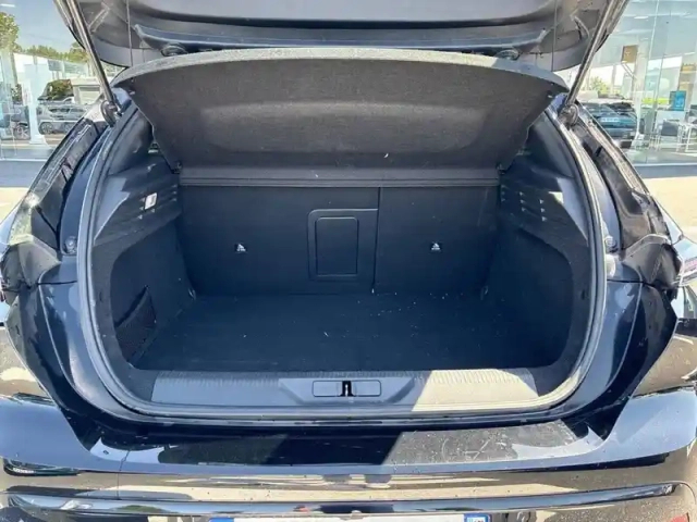 Peugeot 308 phev 180 e-eat8 — photo 6