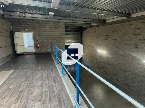 Local d'activité 204 m²
