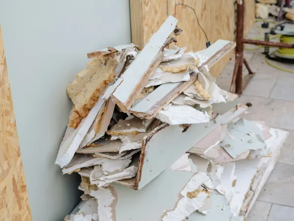 Déchets de chantier : le décret attendu pour le 1er septembre met fin à la reprise gratuite pour une partie des matériaux