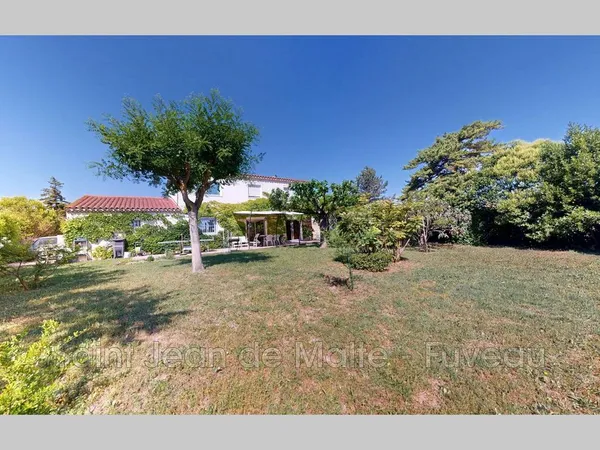 Villa 7 pièces 160 m²