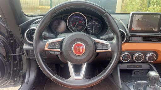 Fiat 124 Spider 1.4 MultiAir 140 - Lusso – 2017 – 62316 km – Essence – Boîte Manuelle — photo 28