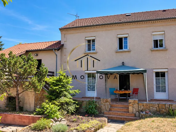 GRANDE MAISON + STUDIO INDÉPENDANT + DÉPENDANCES + GARAGE +