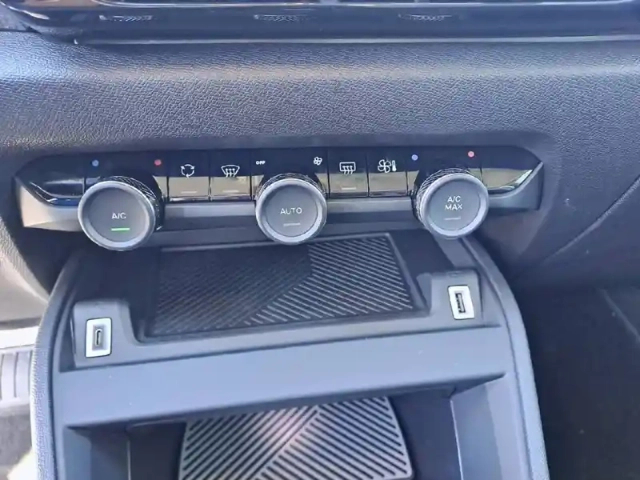 Citroën C4 e- 156 ch autonomie étendue — photo 20