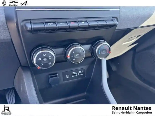 Renault Clio 1.5 blue dci 100ch evolution - auto ecole — photo 10