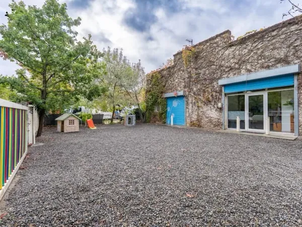 Bureaux 10 pièces 484 m²