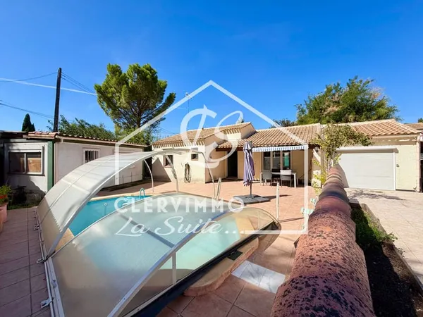 MAISON T4 DE PLAIN-PIED AVEC PISCINE, DÉPENDANCES ET TERRAIN