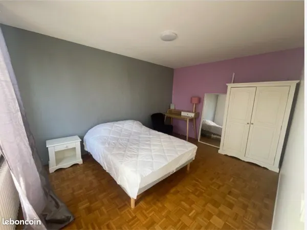 Coloc exclusivement fille dans maison proche gare evry bras de fer