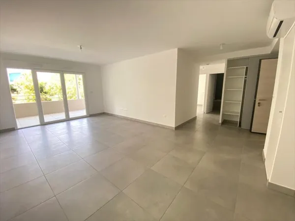 NIMES, LA CIGALE - Appartement type 3 pièces de standing, garages
