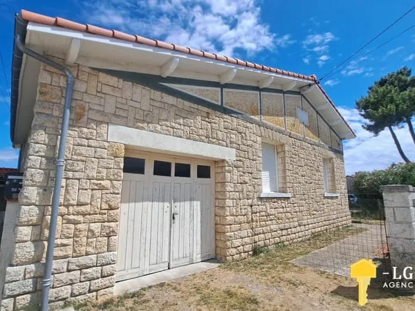Maison 3 chambres avec garage et jardin 700 m de la plage e