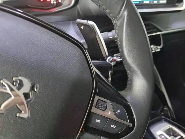 Peugeot 208 puretech 100 s&amp;s eat8 — photo 22