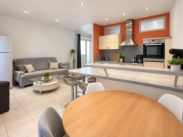 Appartement T2 atypique avec entrée indépendante et garage