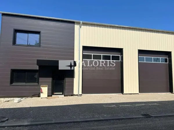 Locaux d'activité ateliers de 650m² à louer Mions