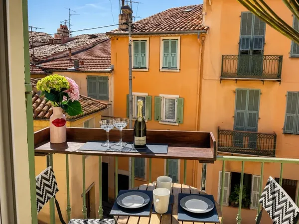 EXCLUSIVITÉ - VILLEFRANCHE-SUR-MER - JOLIE 3 PIÈCES DE 46M2 AVEC BALCON