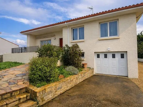 Maison de plain-pied 5 pièces 179 m²