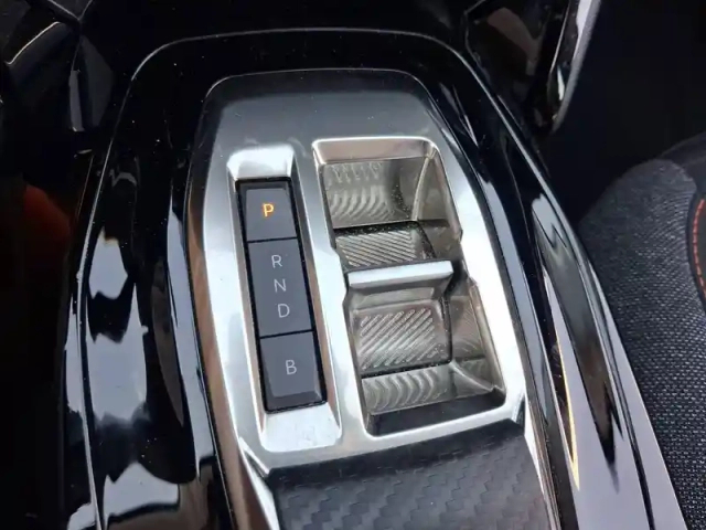 Peugeot 208 electrique 50 kwh 136ch — photo 13