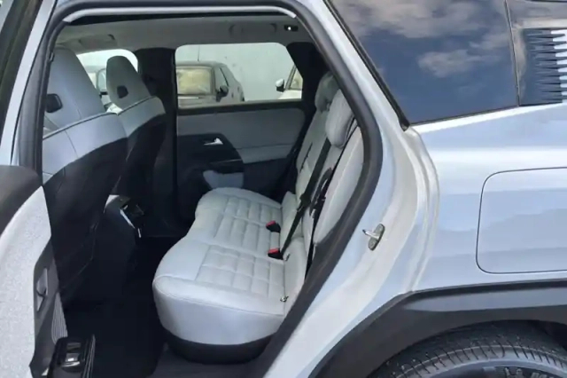 Citroën C5 Aircross hybride rechargeable 195 e-eat7 — photo 11