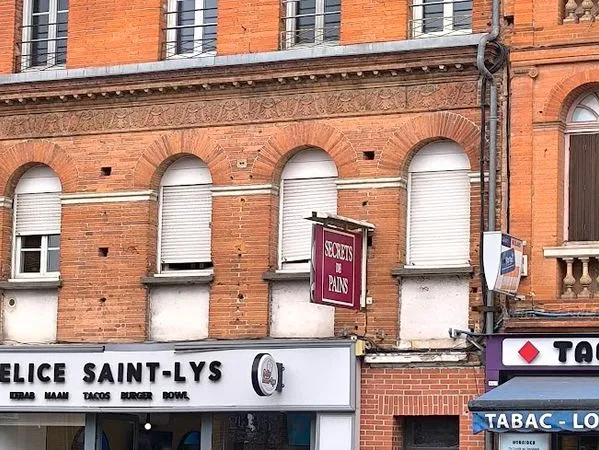 Investissement : 50% des parts d'une SCI - Ensemble immobilier de 6 logements à SAINT-LYS