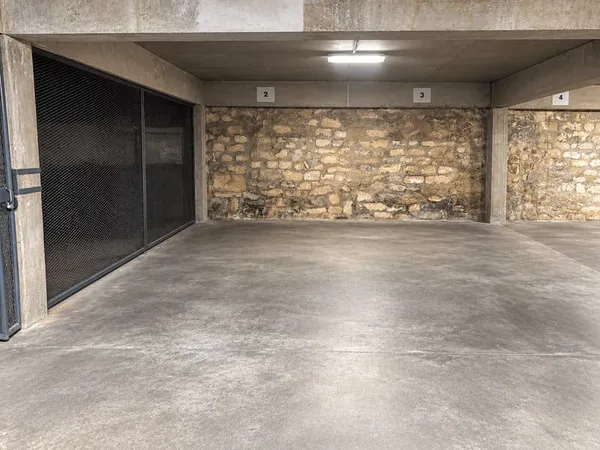 Parking 12 m²