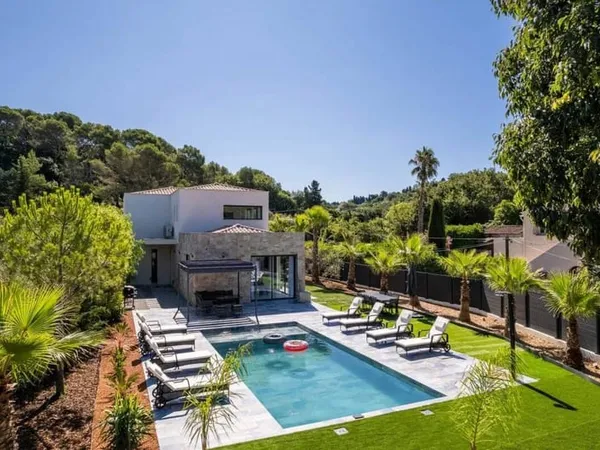 Villa 5 pièces 180 m²