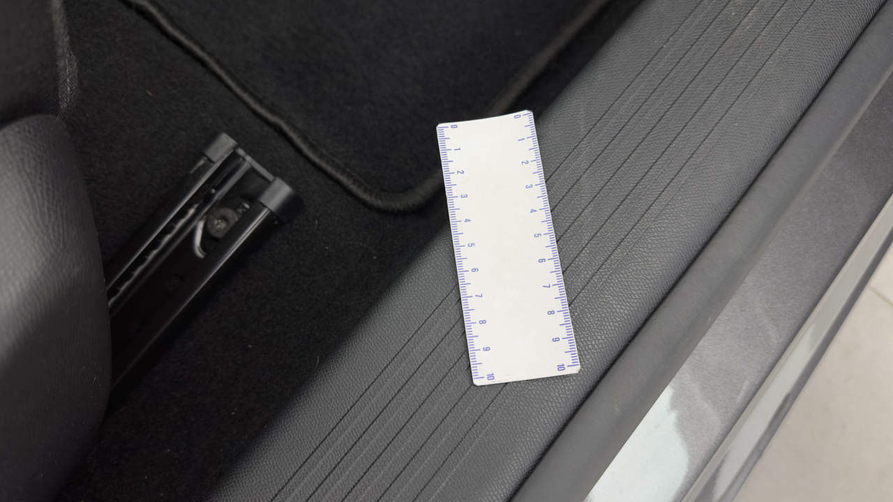Peugeot 308 SW PHEV 180 e-EAT8 — photo 47
