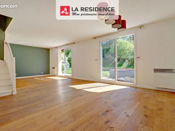 Villa 8 pièces 163 m²