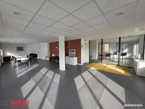 Rennes | Local pro 98 m² | Métro ligne B à proximité