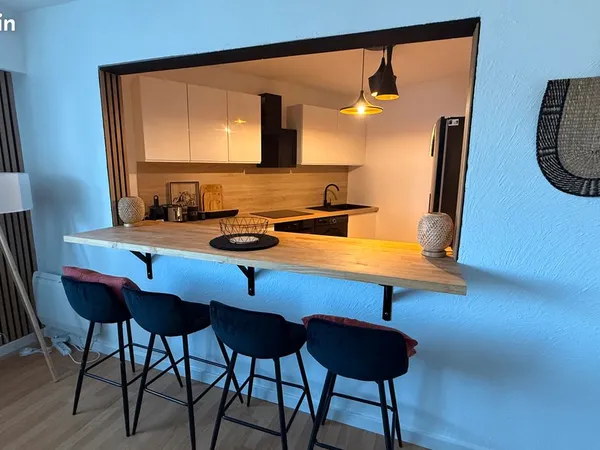 ❤️ coup de coeur - bel appartement 2p rénové, meublé, balcon, parking, cave & piscine