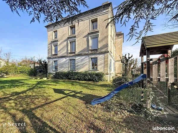 Appartement 7 pièces 229 m²