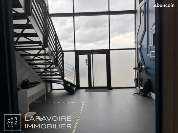 Local 660 m² ANDREZIEUX BOUTHEON