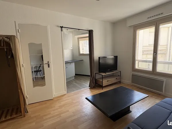 Studio 1 pièce 28 m²