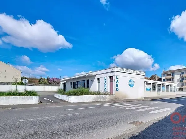 Local commercial 600 m²