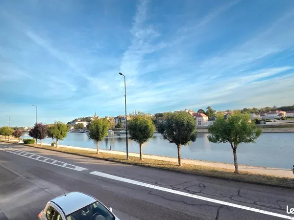 1 er étage vue sur Saône