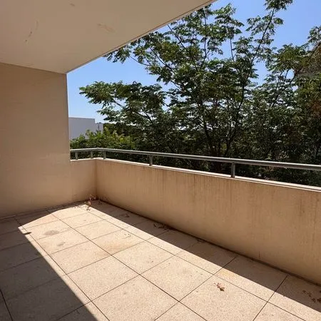 Beau t3 terrasse box clim castelnau le lez