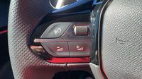 Peugeot 2008 1.2 PureTech 130ch S&S GT EAT8 — photo 26