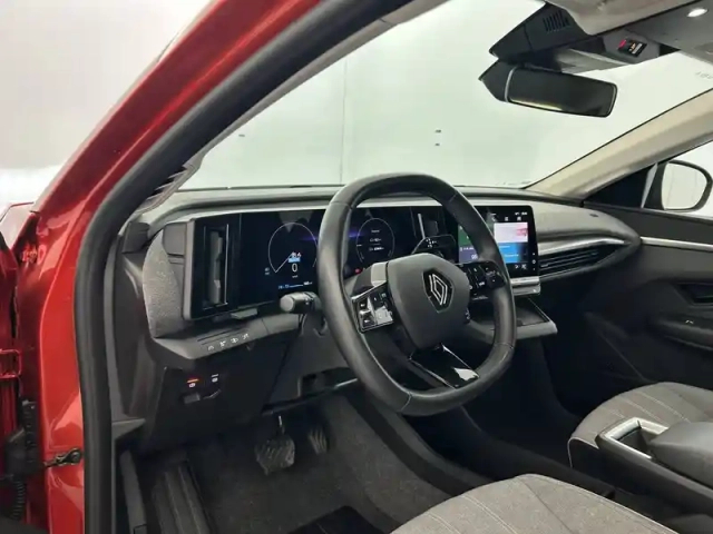 Renault Megane e-tech ev40 130ch standard charge — photo 39
