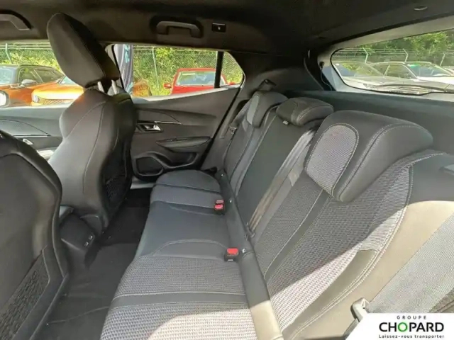 Peugeot 2008 electrique 136 ch — photo 19