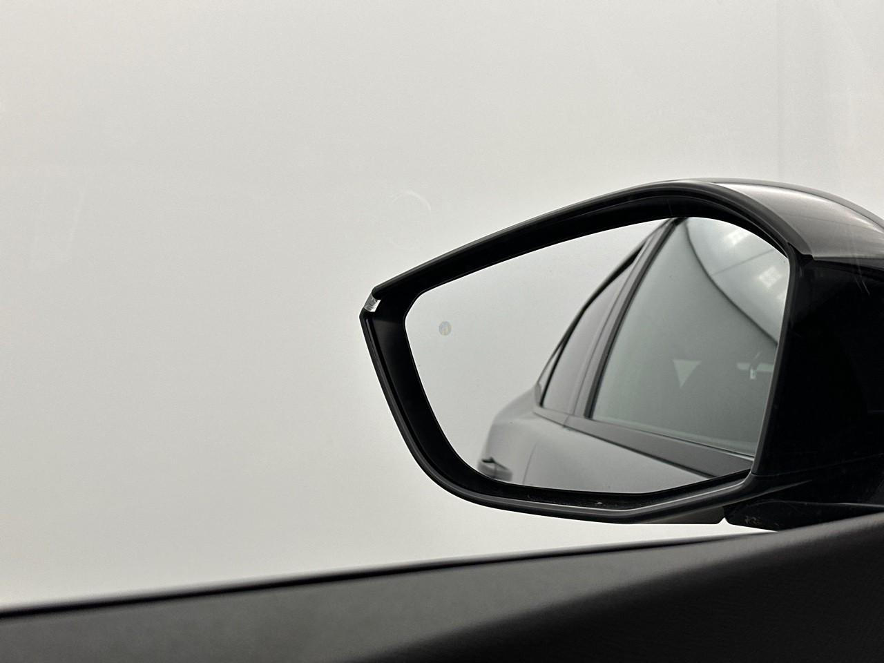 Peugeot 408 hybrid 145 e-dcs6 gt — photo 15
