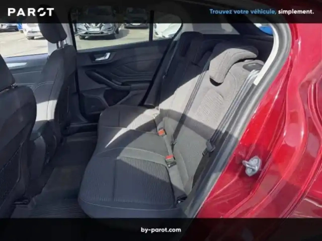 Ford Focus 1.0 ecoboost 125ch titanium — photo 9