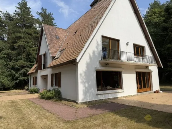 Maison 10 pièces 377 m²