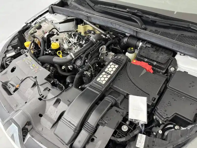 Renault Megane iv estate tce 140 edc — photo 6
