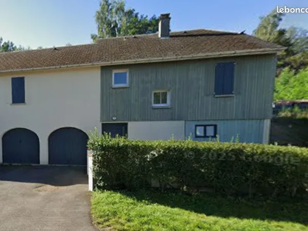 Maison 115 m² • 3 chambres • Double garage • Terrain en 3 paliers à l'orée du bois • 185 000
