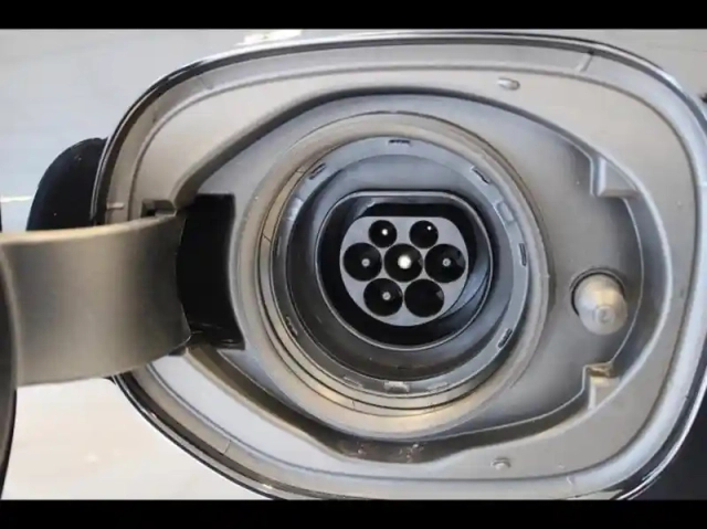 Volvo Xc60 t6 hybride rechargeable 253 + 145ch black edition geartronic 8 awd — photo 42