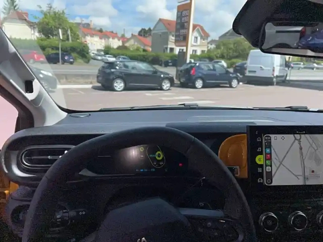 Renault Twingo e-tech electrique 80 ch autonomie urbaine — photo 10