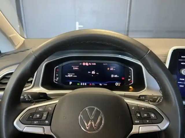 Volkswagen T-Roc 1.5 tsi evo 150ch style dsg7 — photo 11
